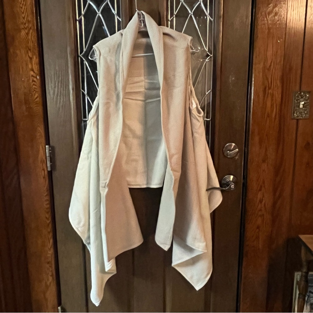 Elegant Beige Women's Sweater Vest